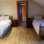 Konukevi Doughlasha House V93rx64 Fossa