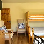 Konukevi Doughlasha House V93rx64
