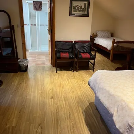 Doughlasha House V93rx64 Pensjonat Fossa