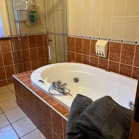 Doughlasha House V93rx64