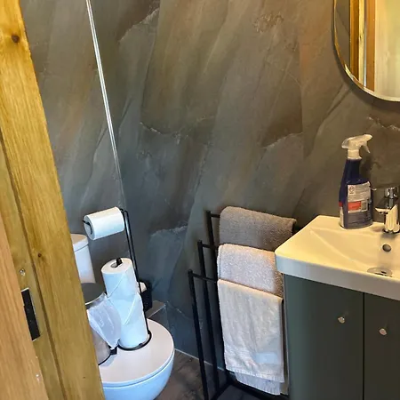 Doughlasha House V93rx64