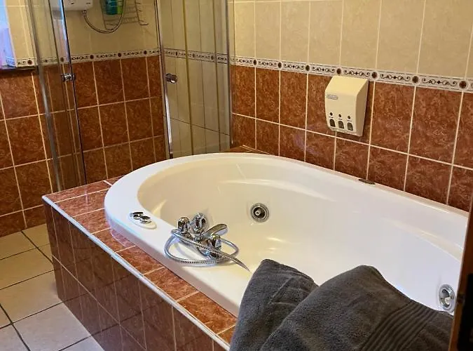 Doughlasha House V93rx64