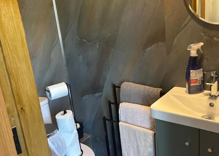 Doughlasha House V93rx64